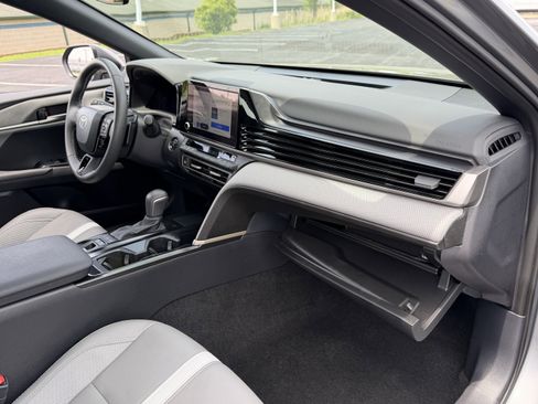 Certified 2025 Toyota Camry SE FWD image 13