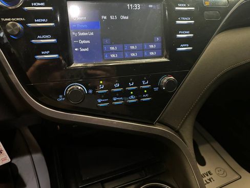 Used 2019 Toyota Camry LE FWD image 15