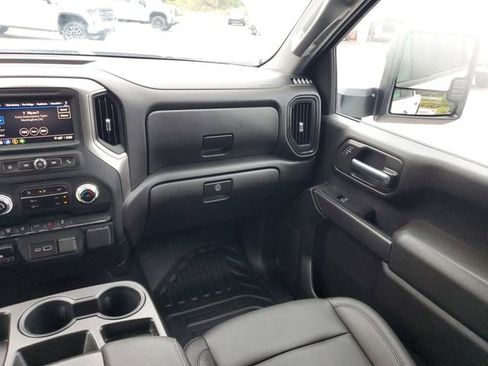 Used 2024 GMC Sierra 3500 Pro w/ Convenience Package image 14