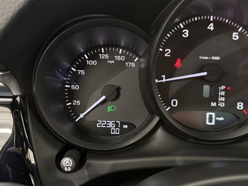 Certified 2024 Porsche Macan image 52