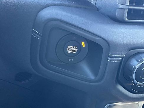 Used 2025 Jeep Wrangler Unlimited Rubicon image 35