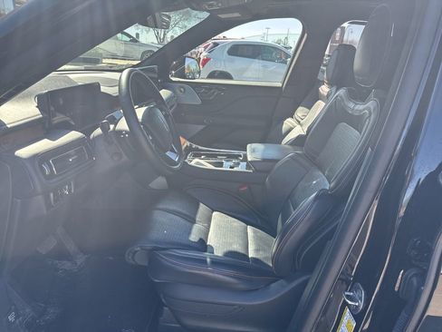 Used 2025 Lincoln Aviator Black Label AWD/4WD image 6