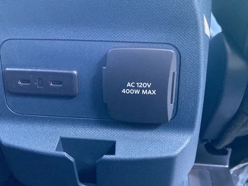 New 2025 Ford Maverick XLT w/ XLT Luxury Package AWD/4WD image 24