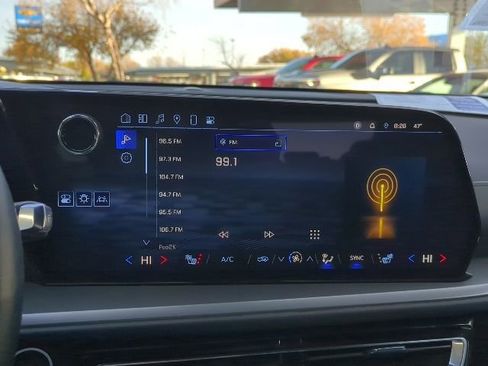 Certified 2025 Chevrolet Traverse LT image 6