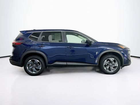 Used 2025 Nissan Rogue SV AWD/4WD image 10