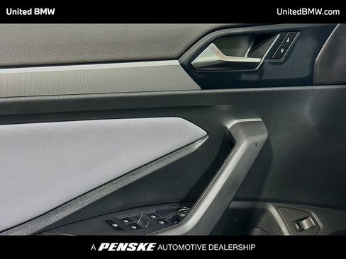 Used 2025 Volkswagen Jetta SE w/ Sunroof Package image 3