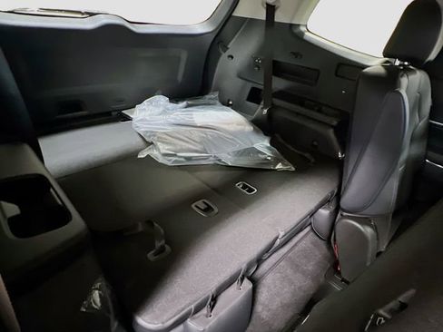 New 2025 Kia Telluride S image 30