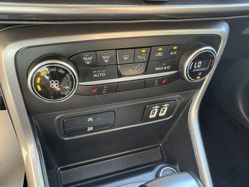 Used 2021 Ford EcoSport SE image 16