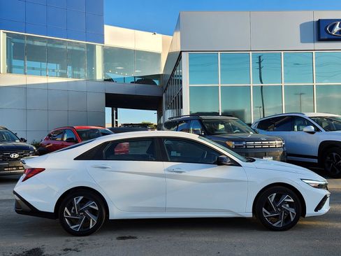 New 2025 Hyundai Elantra Sport image 8