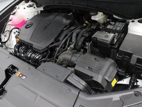 Used 2025 Hyundai Tucson SE FWD image 17