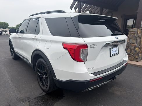 Used 2021 Ford Explorer XLT w/ Equipment Group 202A AWD/4WD image 8