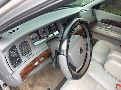 Used 2005 Mercury Grand Marquis LS RWD image 14