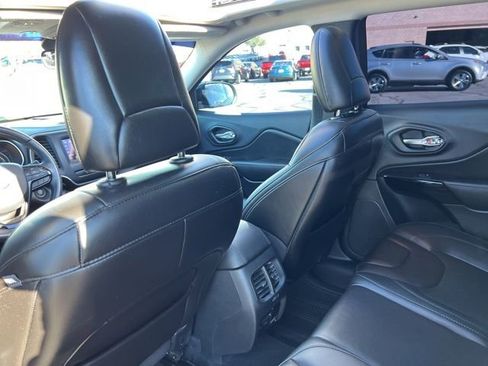 Used 2019 Jeep Cherokee Latitude Plus image 20