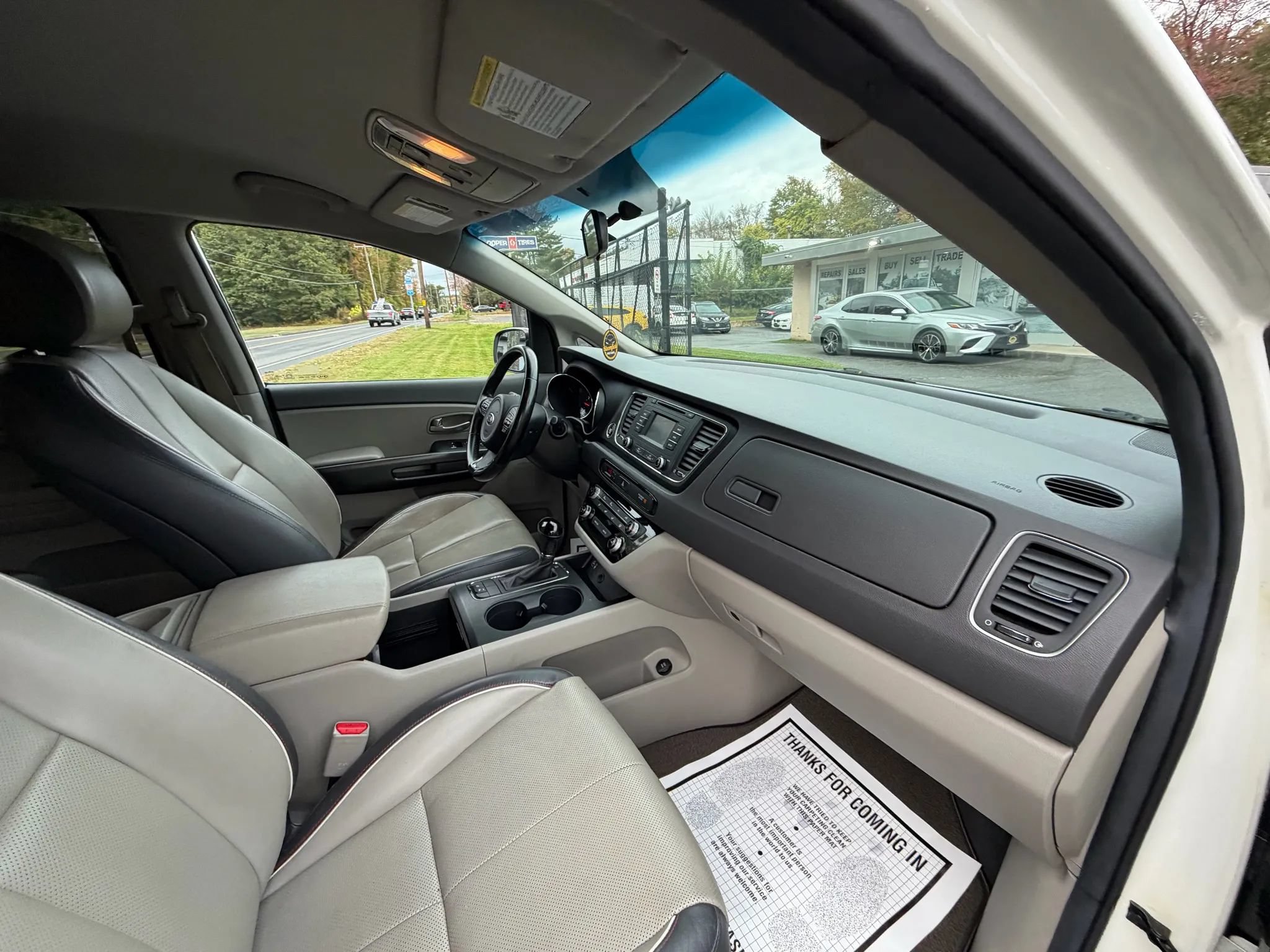 Used 2016 Kia Sedona LX w/ LX Essentials Premium Package FWD image 12