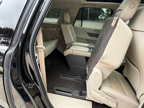 Used 2018 Lincoln Navigator L Reserve w/ Technology Package AWD/4WD image 48