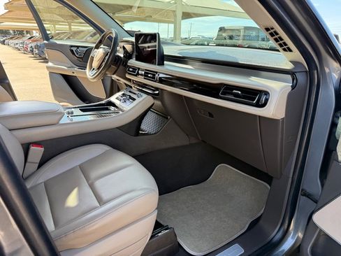 Used 2022 Lincoln Aviator 2WD image 15