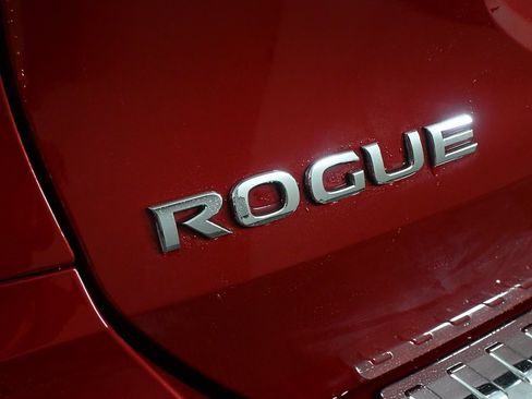 Used 2017 Nissan Rogue SL w/ SL Premium Package image 27