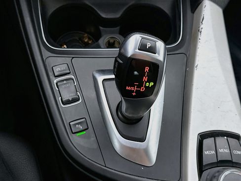 Used 2018 BMW 320i Sedan RWD image 20
