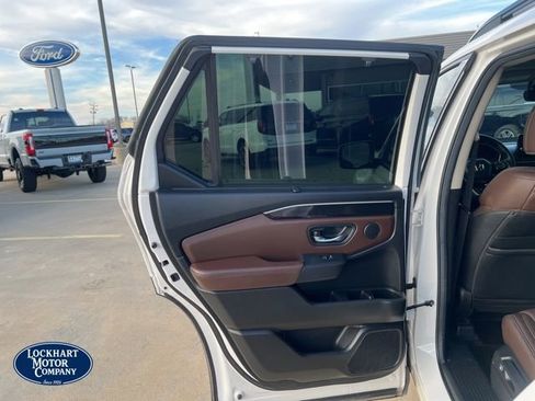 Used 2025 Honda Pilot Elite image 15