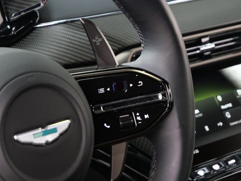 Used 2025 Aston Martin V8 Vantage Coupe image 27