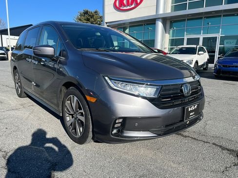Used 2023 Honda Odyssey Touring image 14