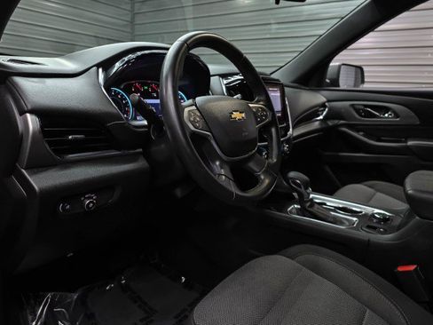 Used 2023 Chevrolet Traverse LT AWD/4WD image 10