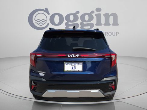 Used 2025 Kia Seltos EX w/ EX Sunroof Package FWD image 4