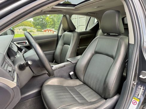 Used 2011 Lexus CT 200h Premium FWD image 12