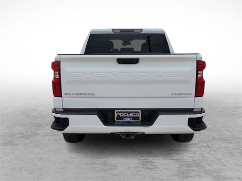 Used 2022 Chevrolet Silverado 1500 Custom image 9