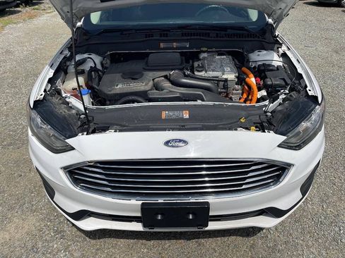 Used 2019 Ford Fusion SE FWD image 24