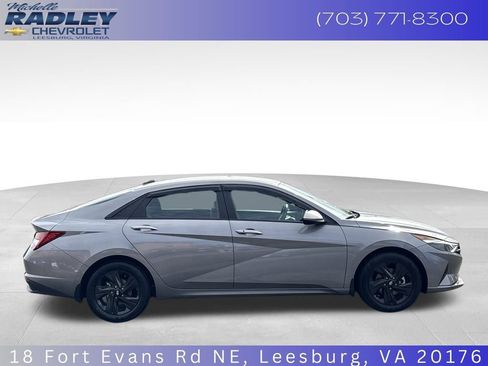Used 2023 Hyundai Elantra Blue image 7