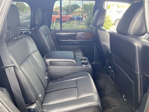 Used 2016 Lincoln Navigator Select AWD/4WD image 12