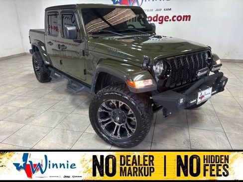 Used 2022 Jeep Gladiator Sport AWD/4WD image 1