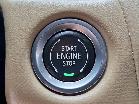 Used 2024 Chevrolet Tahoe Premier AWD/4WD image 28