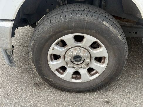 Used 2024 Ford F250 XLT image 11