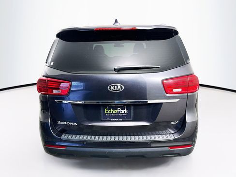 Used 2019 Kia Sedona EX image 7