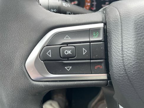 Used 2023 Jeep Compass Latitude AWD/4WD image 12