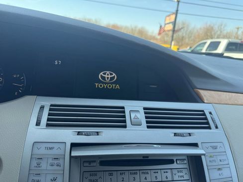 Used 2006 Toyota Avalon Limited image 30
