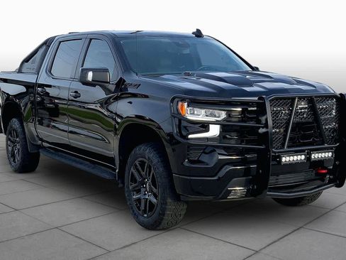 Used 2023 Chevrolet Silverado 1500 LT Trail Boss w/ LT Trail Boss Premium Package AWD/4WD image 3