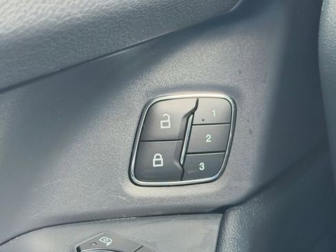 Used 2024 Ford Expedition XLT image 18