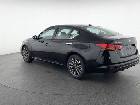 Used 2025 Nissan Altima 2.5 SV image 6