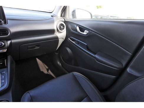 Used 2022 Hyundai Kona Limited w/ Cargo Package FWD image 13