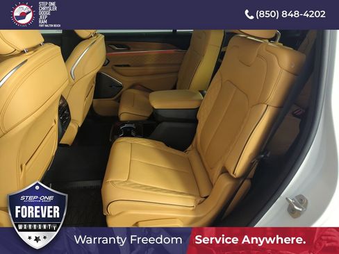 Used 2025 Jeep Grand Cherokee L Summit AWD/4WD image 27