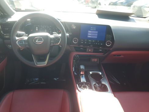 Used 2024 Lexus NX 250 FWD image 10