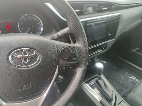 Used 2019 Toyota Corolla LE FWD image 21