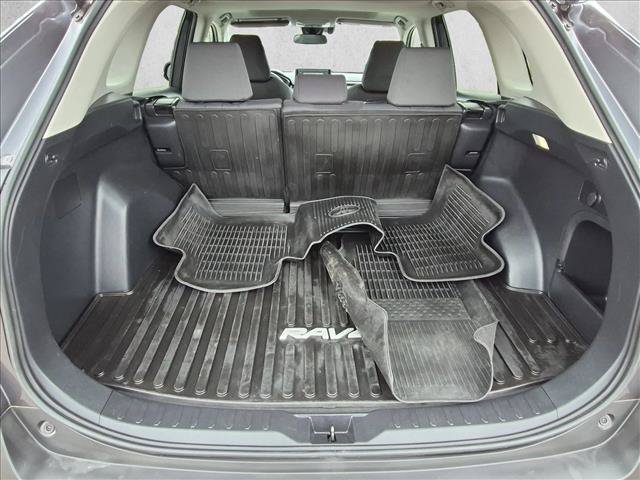 Used 2022 Toyota RAV4 XLE w/ Convenience Package AWD/4WD image 6