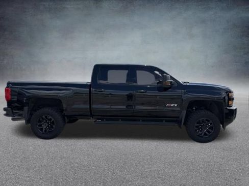 Used 2016 Chevrolet Silverado 2500 LT w/ Midnight Edition AWD/4WD image 6