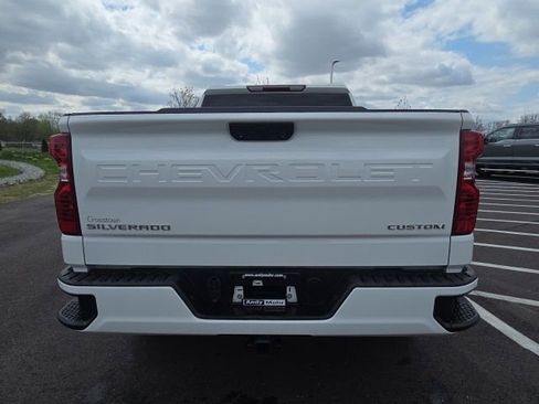 Used 2022 Chevrolet Silverado 1500 Custom image 9