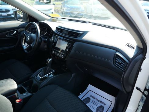 Used 2018 Nissan Rogue SV w/ Premium Package AWD/4WD image 30