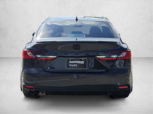 Used 2025 Toyota Camry SE w/ Convenience Package FWD image 7